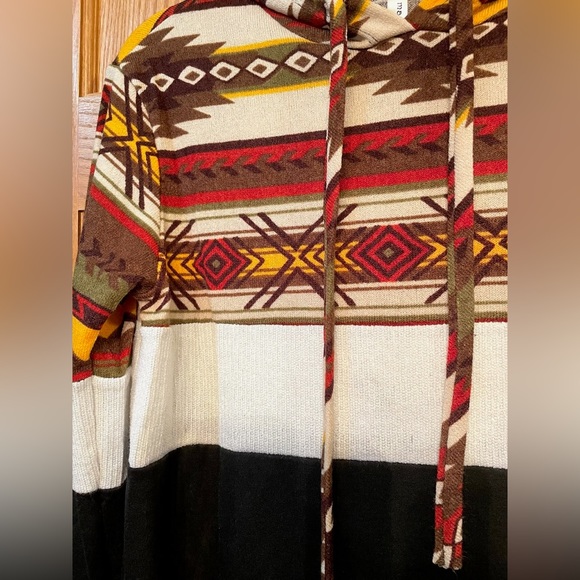Aztec Color Block Hoodie - Picture 2 of 3